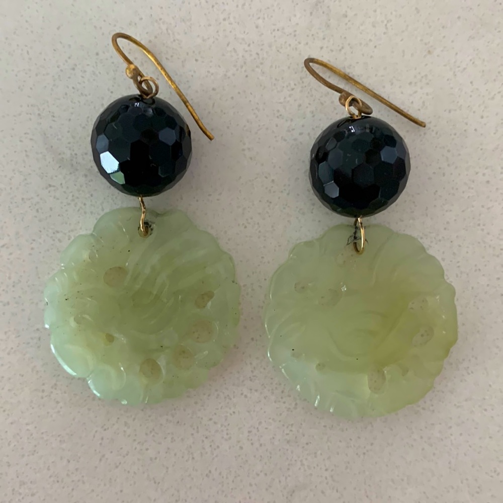 Black bead and jade drop earrings.